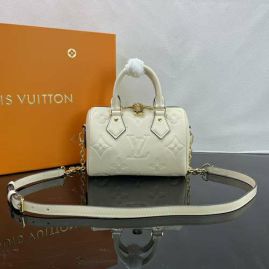 Picture of LV Lady Handbags _SKUfw155680079fw